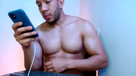 holl latino online show from 03-31-26, 06:41