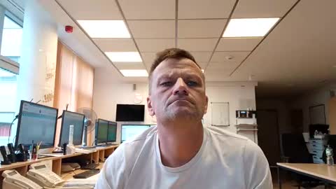 Snapshot of guschidick chatting on 09-29-25, 03:17 guschidick online show from 09-29-25, 03:17