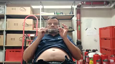 Snapshot of guschidick chatting on 10-10-25, 10:47 guschidick online show from 10-10-25, 10:47