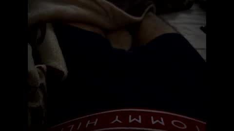 Snapshot of gustavolpz17 chatting on 05-19-26, 08:53 gustavolpz17 online show from 05-19-26, 08:53