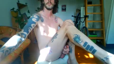 Gustav online show from 04-29-26, 01:04