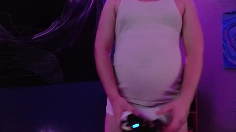 Snapshot of gutlvr chatting on 12-15-24, 07:57 gutlvr online show from 12-15-24, 07:57