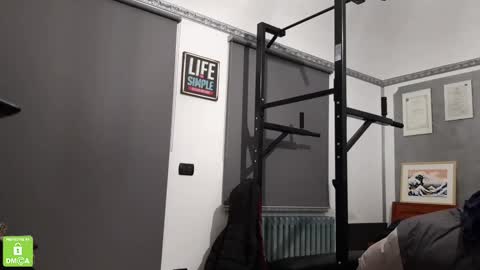 Snapshot of guy2015big chatting on 12-30-24, 05:02 Flo online show from 12-30-24, 05:02