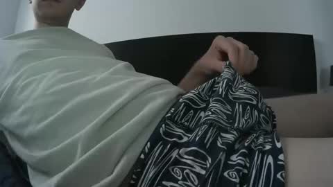 Snapshot of guy354918 chatting on 09-18-25, 03:25 Horny guy online show from 09-18-25, 03:25
