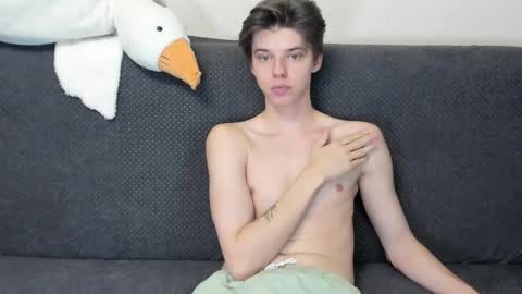 Snapshot of guy_liam1 chatting on 11-21-25, 02:05 guy_liam1 online show from 11-21-25, 02:05