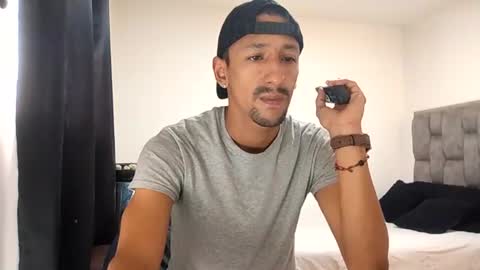Snapshot of guykarim chatting on 06-26-26, 09:41 karim online show from 06-26-26, 09:41