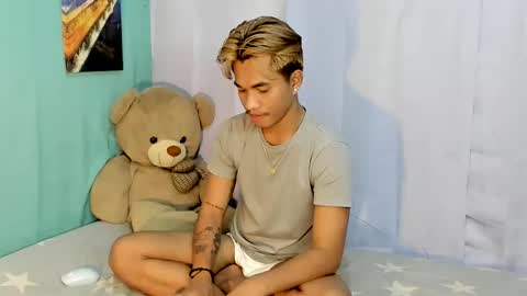 Snapshot of gwapoako100 chatting on 12-08-24, 05:50 Pitz Sonido Herndon online show from 12-08-24, 05:50