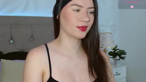 Snapshot of gwen_drew chatting on 10-14-25, 12:50 Gwen Drew online show from 10-14-25, 12:50