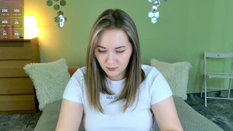 Sweety Kitty online show from 01-09-25, 04:06