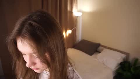 Molly online show from 02-15-26, 05:48