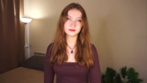 Snapshot of gwennielove chatting on 06-16-26, 04:26 Molly online show from 06-16-26, 04:26