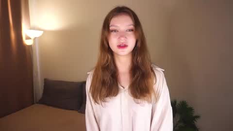 Snapshot of gwennielove chatting on 06-22-26, 05:26 Molly online show from 06-22-26, 05:26