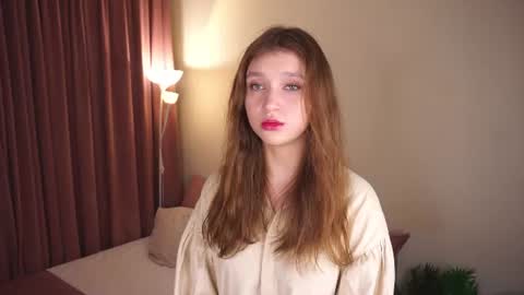 Snapshot of gwennielove chatting on 07-05-26, 05:42 Molly online show from 07-05-26, 05:42
