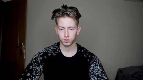 Snapshot of gym_alpha chatting on 12-25-24, 06:41 Oliver online show from 12-25-24, 06:41