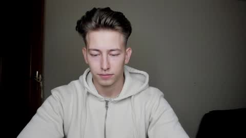 Snapshot of gym_alpha chatting on 01-06-25, 08:28 Oliver online show from 01-06-25, 08:28