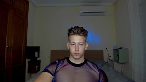 Snapshot of gym_alpha chatting on 02-15-25, 08:01 Oliver online show from 02-15-25, 08:01