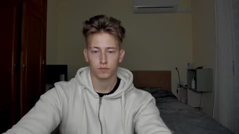 Snapshot of gym_alpha chatting on 02-17-25, 09:19 Oliver online show from 02-17-25, 09:19