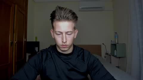 Snapshot of gym_alpha chatting on 02-24-25, 05:53 Oliver online show from 02-24-25, 05:53