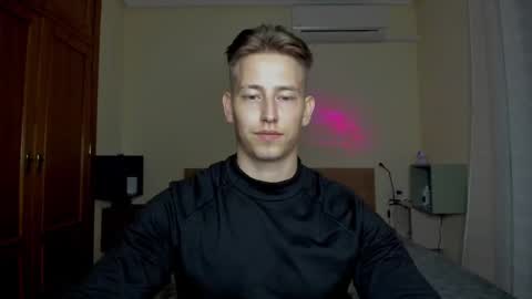 Snapshot of gym_alpha chatting on 03-01-25, 12:17 Oliver online show from 03-01-25, 12:17