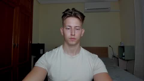 Snapshot of gym_alpha chatting on 03-02-25, 11:20 Oliver online show from 03-02-25, 11:20