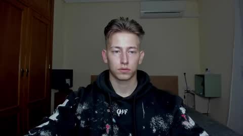 Snapshot of gym_alpha chatting on 03-03-25, 09:48 Oliver online show from 03-03-25, 09:48