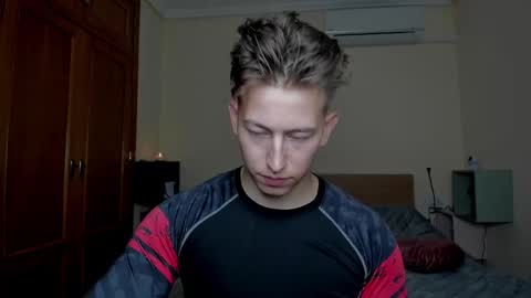 Snapshot of gym_alpha chatting on 03-05-25, 12:05 Oliver online show from 03-05-25, 12:05