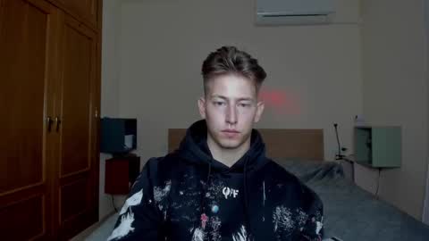 Snapshot of gym_alpha chatting on 03-05-25, 11:49 Oliver online show from 03-05-25, 11:49