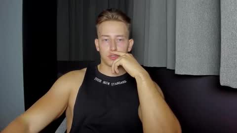 Snapshot of gym_alpha chatting on 09-15-25, 06:52 Oliver online show from 09-15-25, 06:52