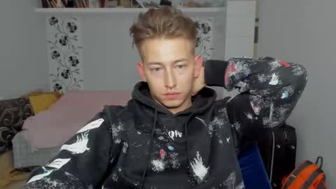 Snapshot of gym_alpha chatting on 09-26-25, 06:45 Oliver online show from 09-26-25, 06:45