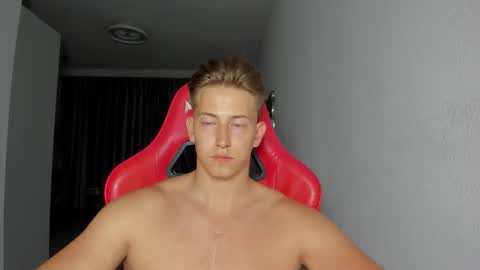 Snapshot of gym_alpha chatting on 10-28-25, 10:45 Oliver online show from 10-28-25, 10:45