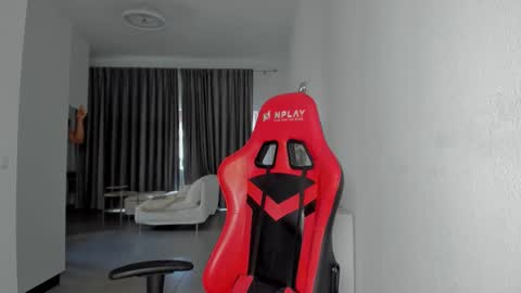 Snapshot of gym_alpha chatting on 10-29-25, 05:04 Oliver online show from 10-29-25, 05:04