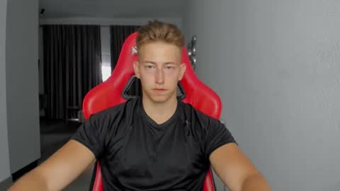 Snapshot of gym_alpha chatting on 11-01-25, 05:37 Oliver online show from 11-01-25, 05:37