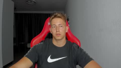 Snapshot of gym_alpha chatting on 11-03-25, 08:43 Oliver online show from 11-03-25, 08:43