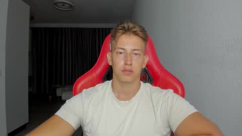 Snapshot of gym_alpha chatting on 11-05-25, 09:15 Oliver online show from 11-05-25, 09:15