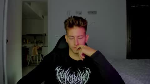 Oliver online show from 02-15-26, 01:52