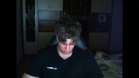 Snapshot of gymguy0505 chatting on 05-04-26, 09:33 gymguy0505 online show from 05-04-26, 09:33