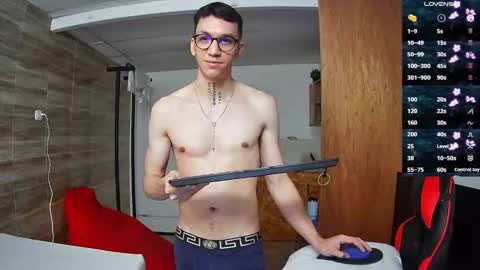 Snapshot of gyo_____ chatting on 09-25-25, 12:53 gyo online show from 09-25-25, 12:53