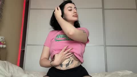 Snapshot of h3l9a_pataki chatting on 06-07-26, 03:05 Helga online show from 06-07-26, 03:05