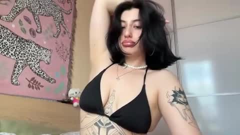 Snapshot of h3l9a_pataki chatting on 07-14-26, 04:13 Helga online show from 07-14-26, 04:13