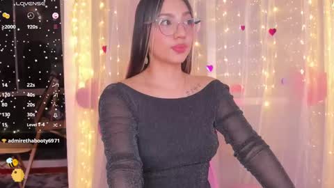 Snapshot of h3y_mia3 chatting on 02-14-25, 06:23 Paulina  online show from 02-14-25, 06:23