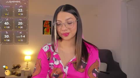 Snapshot of h3y_mia3 chatting on 03-03-25, 06:26 Paulina  online show from 03-03-25, 06:26