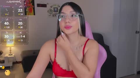 Snapshot of h3y_mia3 chatting on 03-04-25, 07:08 Paulina  online show from 03-04-25, 07:08