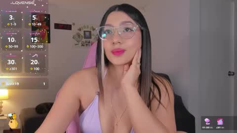 Snapshot of h3y_mia3 chatting on 03-08-25, 06:54 Paulina  online show from 03-08-25, 06:54