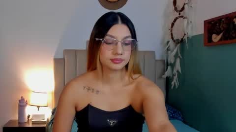 Snapshot of h3y_mia3 chatting on 06-12-26, 03:38 Paulina online show from 06-12-26, 03:38