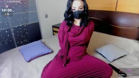 Linda online show from 11-08-25, 02:56