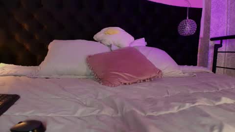 Snapshot of hada_blue_ chatting on 10-15-25, 12:16 hada online show from 10-15-25, 12:16