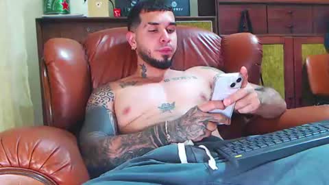 Snapshot of hades_carter chatting on 06-03-26, 06:57 Hades online show from 06-03-26, 06:57