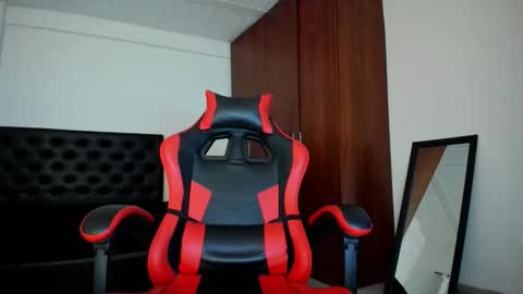 Snapshot of hades_horny_ chatting on 04-30-26, 04:08 hades_horny_ online show from 04-30-26, 04:08