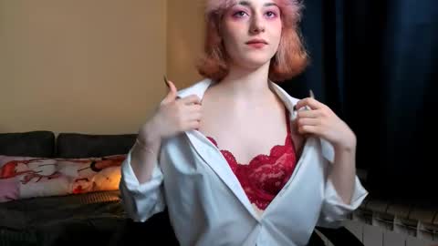 Snapshot of hadley_mills chatting on 02-15-26, 02:58 hadley online show from 02-15-26, 02:58