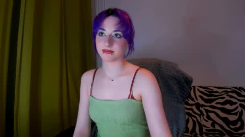 Snapshot of hadley_mills chatting on 04-05-26, 07:44 hadley online show from 04-05-26, 07:44